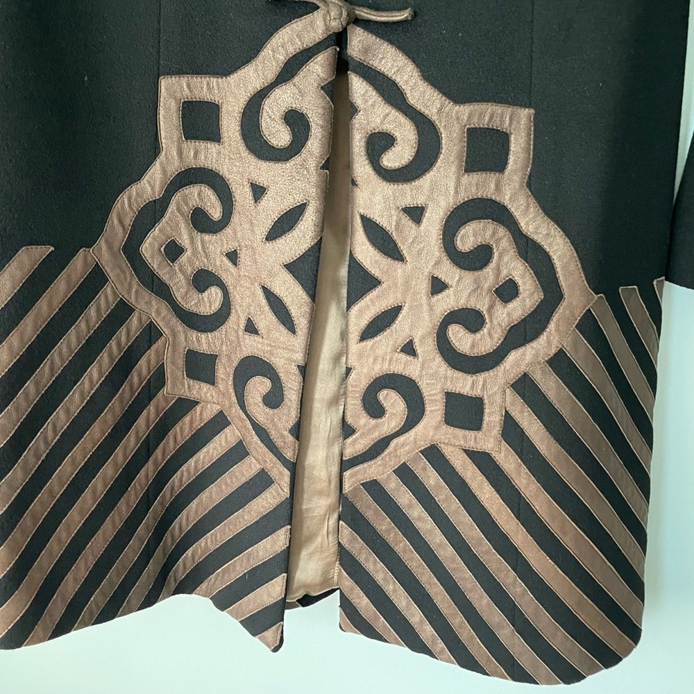 EUC ShanghaiTang cashmere coat with leather patches - Picture 5 of 7